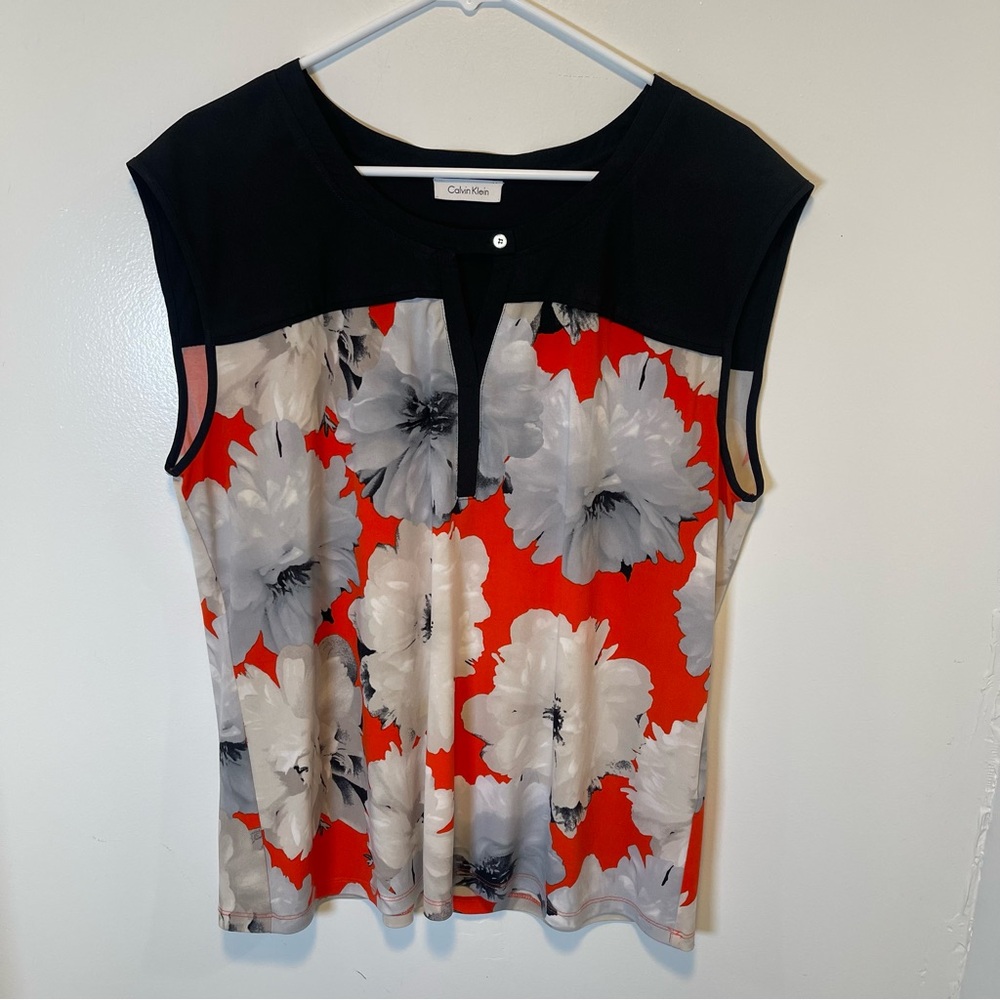 Calvin Klein Floral Sleeveless Topโ womenโs size large
